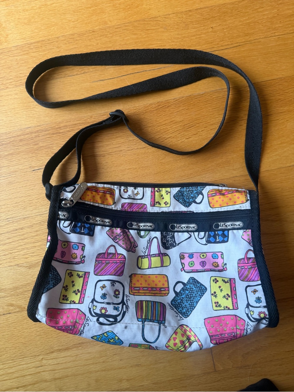 Vintage LeSportsac Women's Crossbody Bag in Multicolor Print
